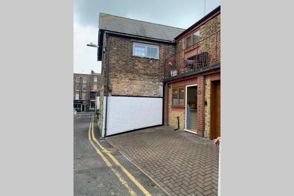 Rose Mews Central Broadstairs Villa ภายนอก รูปภาพ