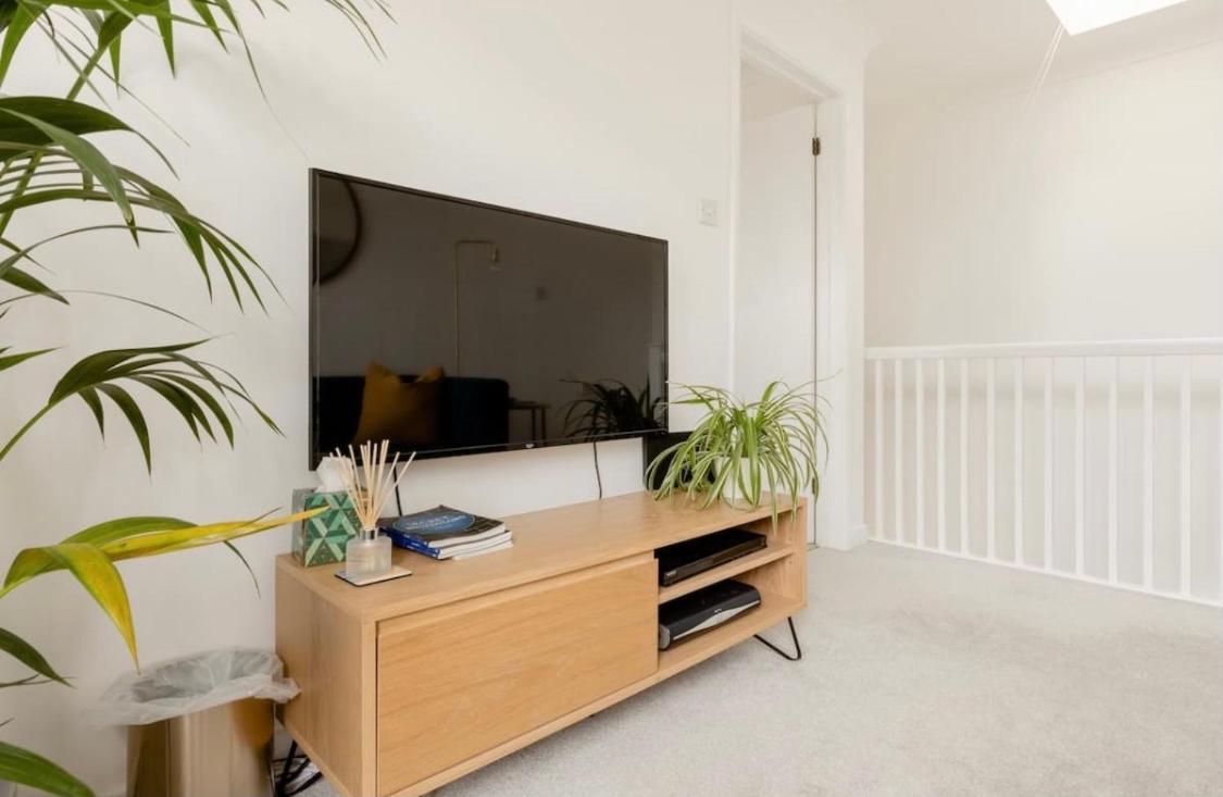 Rose Mews Central Broadstairs Villa ภายนอก รูปภาพ